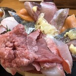 魚心亭 - プレミアムおまかせ丼
