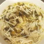 梅包 - 豆腐麺 高菜とエノキ茸の豆腐麺