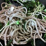 新橋ときそば - 「剣客そば」混ぜ混ぜ後。