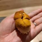 鮨 秀とら - ムラサキウニ