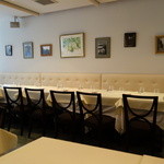 VIA Brianza - 壁伝いの席