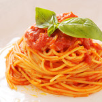  CERCLE - ○本日のパスタ（トマトソースとバジルのスパゲッティーヌ）:
２人のシェフパテシエが創る欧風料理。
ヨーロッパ各国の（小皿料理）アラカルトと、
エレガントなコース料理をご堪能ください♪