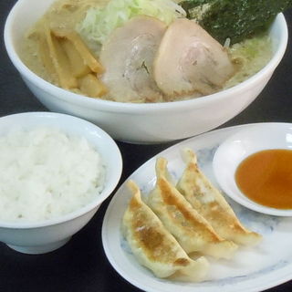 ハッスルラーメン ホンマ_0