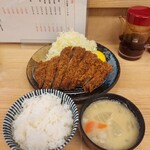 227210019 - 特上ロースかつ定食(300g)2,000円(2023年12月9日)