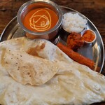 インド・ネパールダイニング スレス - エビカレーとナンとライス