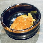 鳥ひろ - お通しのササミのヅケ