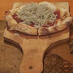 Bisutoro De Maido - しらすたっぷりピザ