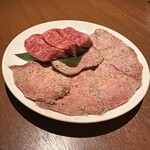 焼肉うしごろ - 極みのタンと厳選厚切りハラミ