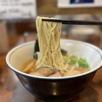 麺処 びぎ屋 - 中細麺