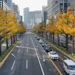 加藤珈琲店  - 日銀交差点から名駅方面を望む