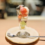 蓬左茶寮 - 苺パフェ