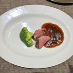キャトルラパン - 肉料理 蝦夷鹿のポワレ・トリュフソース