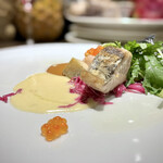 キャトルラパン - 魚料理 すずきのソテー・鮑・イクラ・帆立・白ワインソース・アメリカンソース