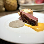 キャトルラパン - 温かい前菜 バルバリー鴨のロースト・古代米リゾット・かぼちゃのピューレ・マッシュルームソース