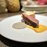 キャトルラパン - 温かい前菜 バルバリー鴨のロースト・古代米リゾット・かぼちゃのピューレ・マッシュルームソース