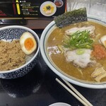 愛と情熱のらーめん屋 皐月亭 - 