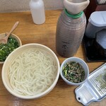 Kamaage Udon Icchuu - 細釜揚げうどんとダシ汁