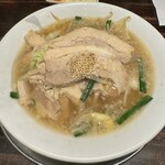 らーめん まるかん - スタミナラーメン