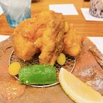 蕎麦割烹  倉田 - 豊後水道産トラ河豚 唐揚げ、ウグイス(1匹に1個の部位)