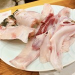 蕎麦割烹  倉田 - トラ河豚を解体した各部位
