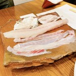 蕎麦割烹  倉田 - トラ河豚を解体した各部位