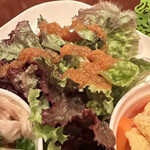 ヨコハマココット - サラダ菜には人参すりおろしドレ