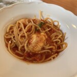オステリア ピッツェリア アルベロ - モッツァレラとトマトのパスタ