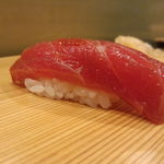 鮨処 多田 - 握り 赤身　戸井(函館)産の１４０Ｋｇ級の本鮪