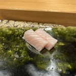 寿司割烹 魚紋 - カンパチ