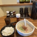 老虎苑 - かす汁定食、汁（大）@600円