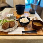 Cafe Leone - 本気ハンバーグダブル定食