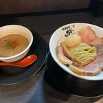 Tonkotsu Chuukasoba Gantare - つけ麺 200g（肉増し 煮玉子）