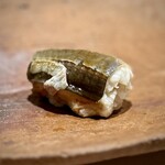 千葉たかおか - ふうわりと口溶けて行く穴子。
      ツメが優しいので、食感だけじゃない、穴子の味もちゃんと感じるのです！