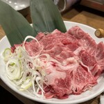 旨唐揚げと居酒メシ ミライザカ - 鍋用の牛肉。霜降りでとても柔らかく美味しかったです。