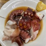 立呑み処 入部酒店 - おでん串タコ