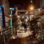 新ばし しみづ - 烏森神社の参道