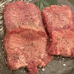 ホルモン 焼肉 一六八 - 