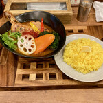 札幌スープカレー絲 - ●やわらか煮込みチキンレッグ