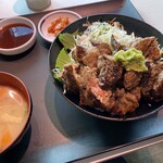 Tori Yakiniku Karubiya - ステーキ丼 肉大盛300g