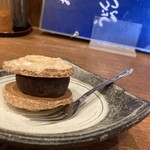 Udommeshibunsuke - ダックワーズに丹波あんこバターがサンド。あんこたっぷりとバターの塩気がマッチして美味しかったてす