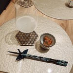 kappou 箸 - お通しはサーモンとマグロのわさび和え