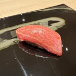 寺子屋 すし匠 - 霜降り鮪のにぎり（中トロと大トロの間）