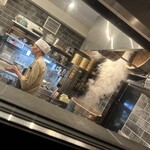 仁修樓 - 蒸す　焼く　ますます施設が充実し、旧個室は調理場となりました