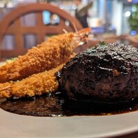 上野洋食遠山 - エビフライ&デミグラスソースハンバーグ 上野洋食遠山 - エビフライ&デミグラスソースハンバーグ