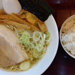 Jugemu Ramen - Aセット(そばとライス)で麺大盛
