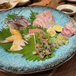 漁港直送鮮魚と四季折々の日本酒 魚と味 - 