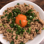 みそ吟 - 月見そぼろ丼　400円