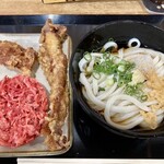 讃岐うどん工房 アイ・スタイル - 料理写真:ぶっかけ冷1玉340円、いかゲソ天120円、から揚げ80円、紅しょうが天110円、合計650円。