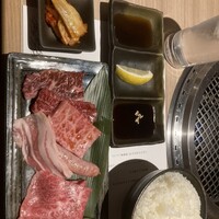 近江うし 焼肉 にくTATSU 青山本店 - 