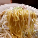 Harada - 中太縮れ麺‥ちょいとピントが(笑)